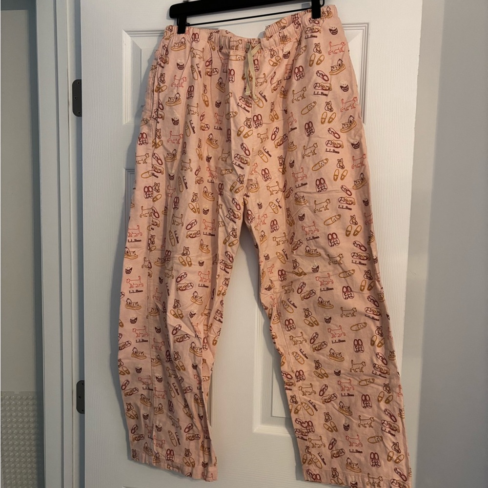 L.L. Bean flannel Pink Pajama Pants with Cat Design
